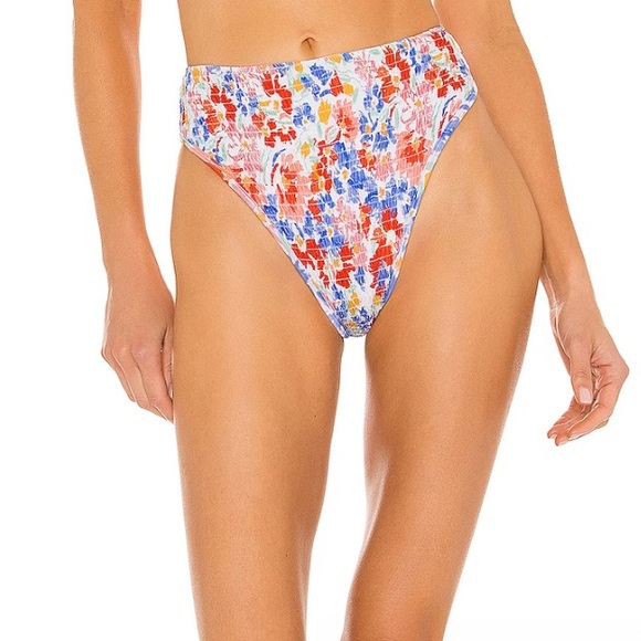 L*SPACE ✨ NWT SCRUNCH HIGH WAIST BOTTOMS - Picture 2 of 13